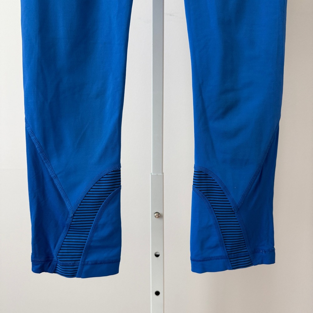 Lululemon 4 Blue Leggings Run Inspire Crop II Striped Mesh Activewear Yoga Gym - Picture 3 of 6